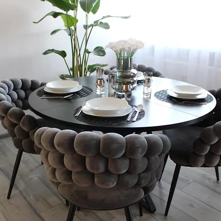 Oliver Apartment *